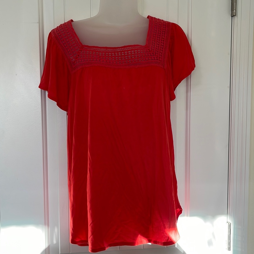 Old Navy Women’s Red Shirt. Size Medium. New With Tags.